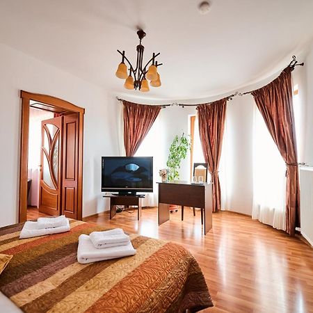 Pensiunea Kenza Târgu-Mureş Εξωτερικό φωτογραφία